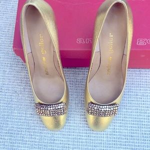 Beautiful gold Andrew Keller rhinestone pumps 7 B